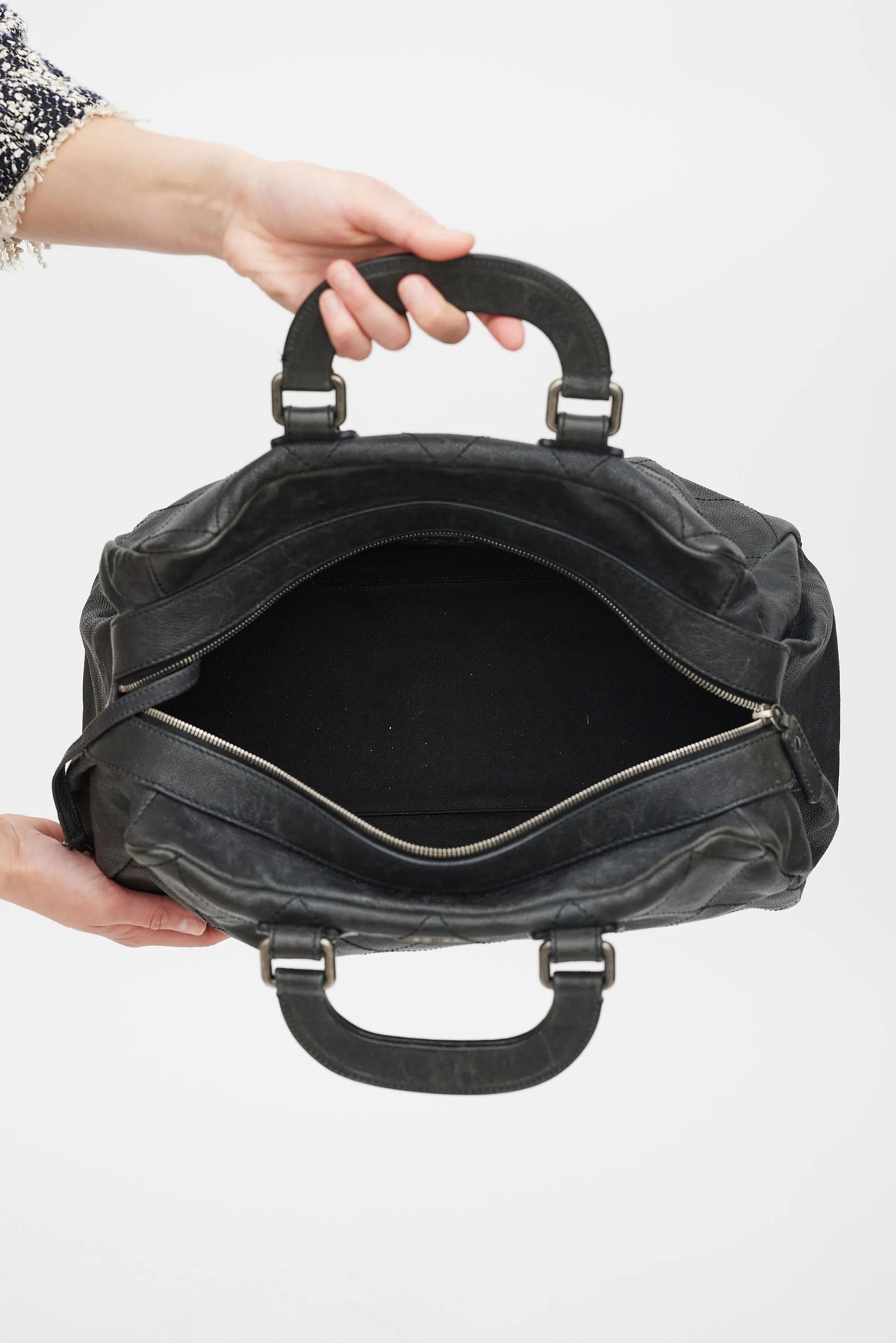 Black Aged Caviar Leather Outdoor Ligne Doctor Bag